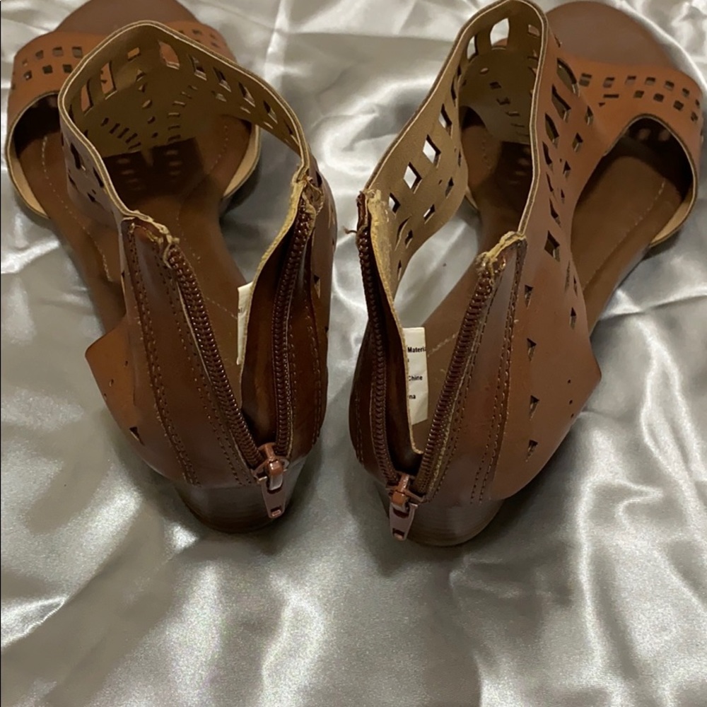 Sandals - Picture 4 of 4